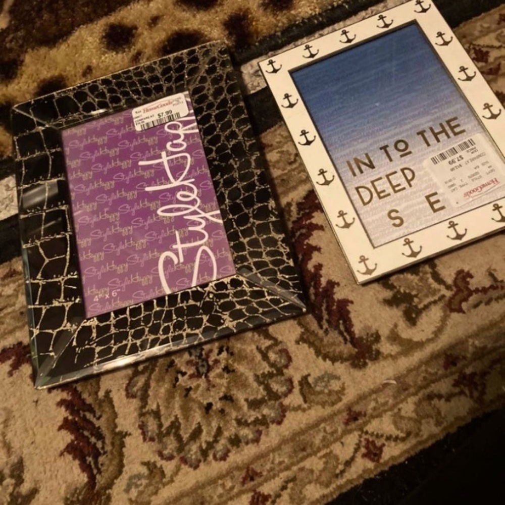 Two picture frames never used